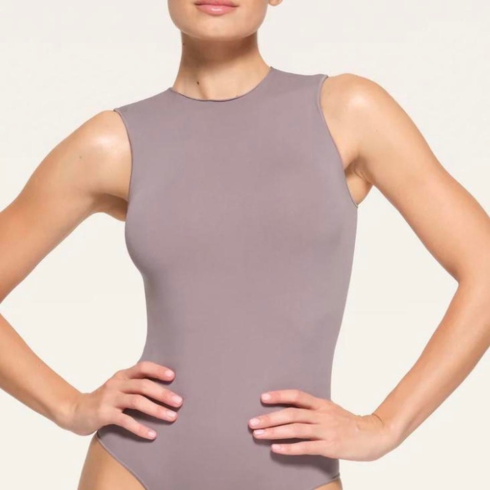 SKIMS • Essential Crewneck Sleeveless Bodysuit • Small • Zinc